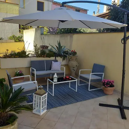 بيت للعطل Exclusive Use Swimming Pool Available From 1may To 30 October كالياري