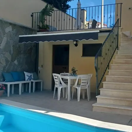 Exclusive Use Swimming Pool Available From 1may To 30 October * Κάλιαρι