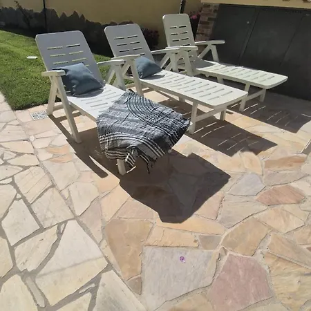 Exclusive Use Swimming Pool Available From 1may To 30 October Κάλιαρι