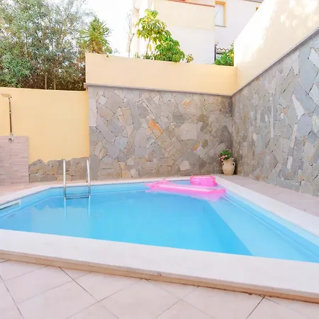 Exclusive Use Swimming Pool Available From 1may To 30 October * Κάλιαρι