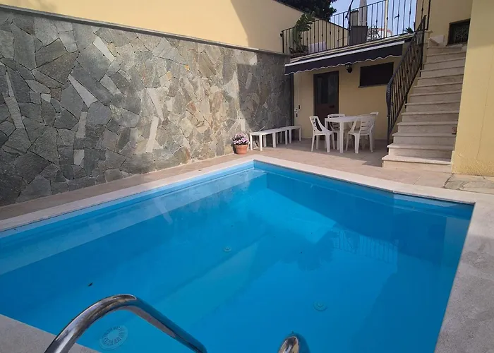 Exclusive Use Swimming Pool Available From 1may To 30 October * カリアリ