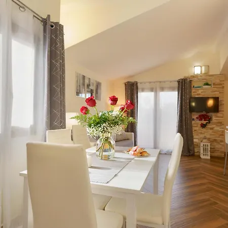 Nyaraló Exclusive Use Swimming Pool Available From 1may To 30 October Cagliari